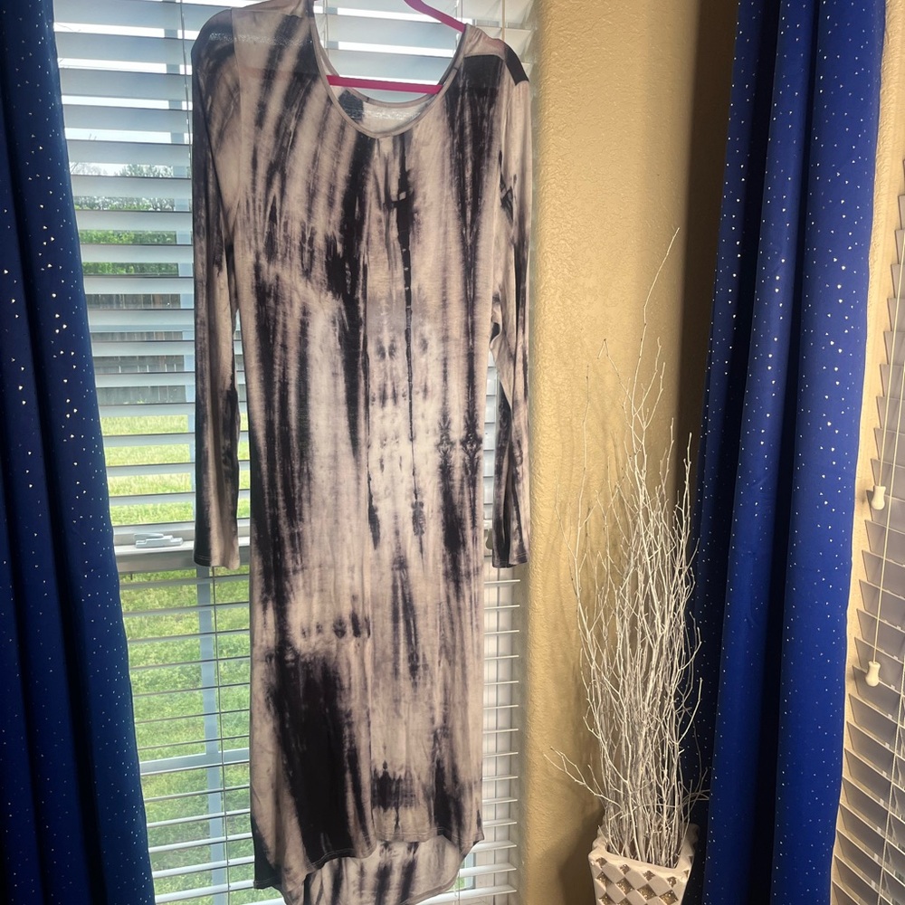 Tie-Dye Long Sleeve Dress